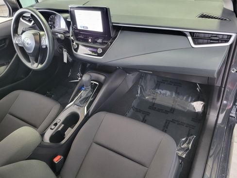 Used 2025 Toyota Corolla LE image 17