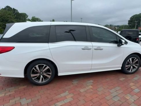 Used 2024 Honda Odyssey Touring image 2