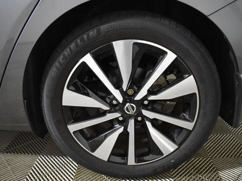 Used 2023 Nissan Sentra SV w/ SV Premium Package FWD image 41