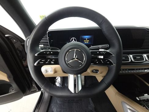 Used 2026 Mercedes-Benz GLS 580 4MATIC image 12