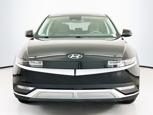 Used 2024 Hyundai Ioniq 5 SEL image 2