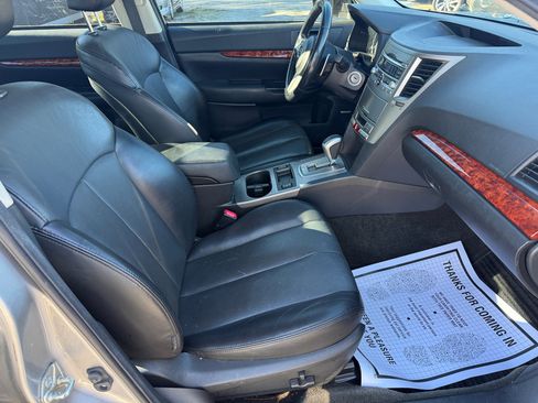 Used 2011 Subaru Legacy 2.5i Limited image 10