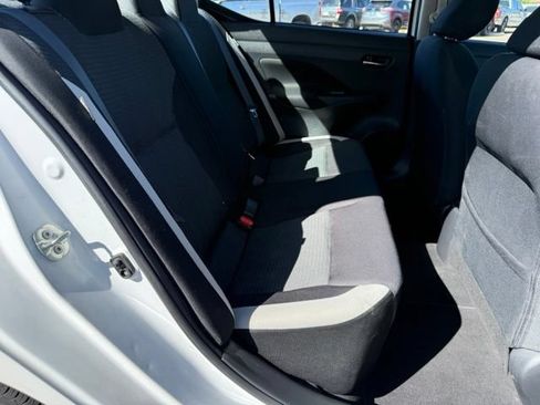 Used 2022 Nissan Versa SV FWD image 31