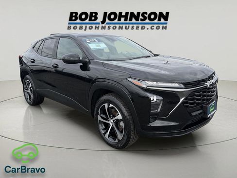 Certified 2025 Chevrolet Trax RS w/ Driver Confidence Package image 1