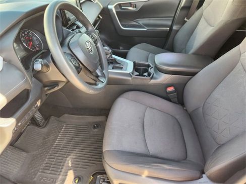 Used 2019 Toyota RAV4 XLE image 9