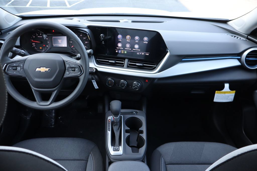 New 2026 Chevrolet Trax LS w/ LS Convenience Package FWD image 17