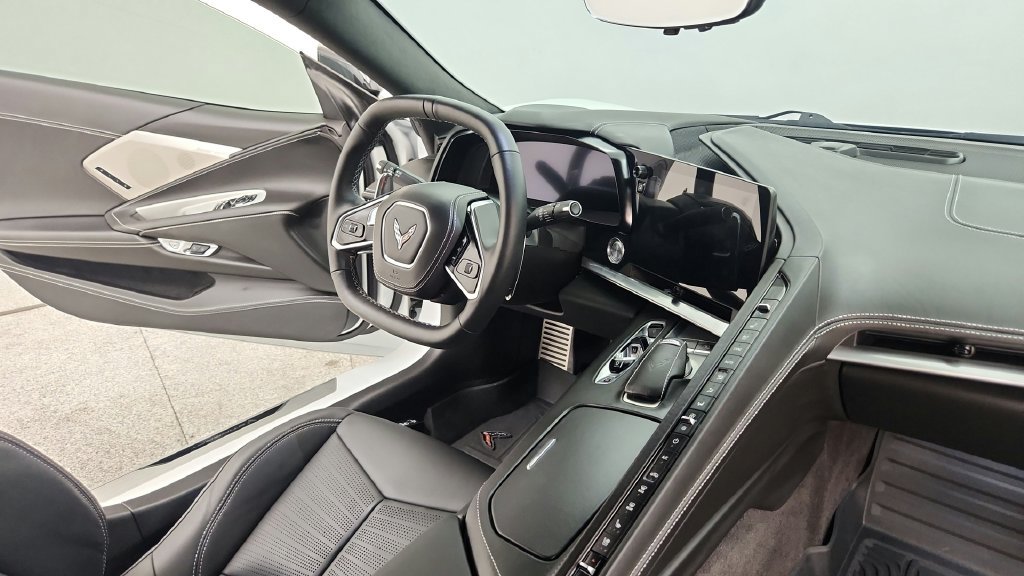 Used 2023 Chevrolet Corvette Stingray Premium Cpe w/ Z51 Performance Package RWD image 38