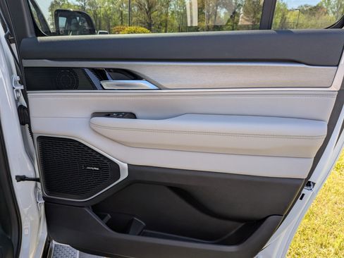New 2026 Jeep Grand Wagoneer L 4WD image 25