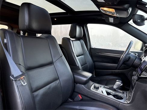 Used 2019 Jeep Grand Cherokee Limited w/ Luxury Group II image 15