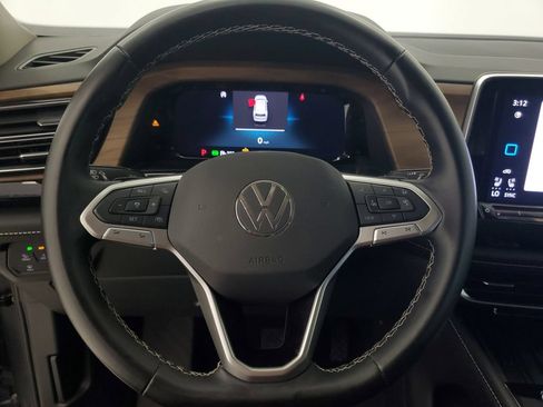 Used 2025 Volkswagen Atlas SE AWD/4WD image 15
