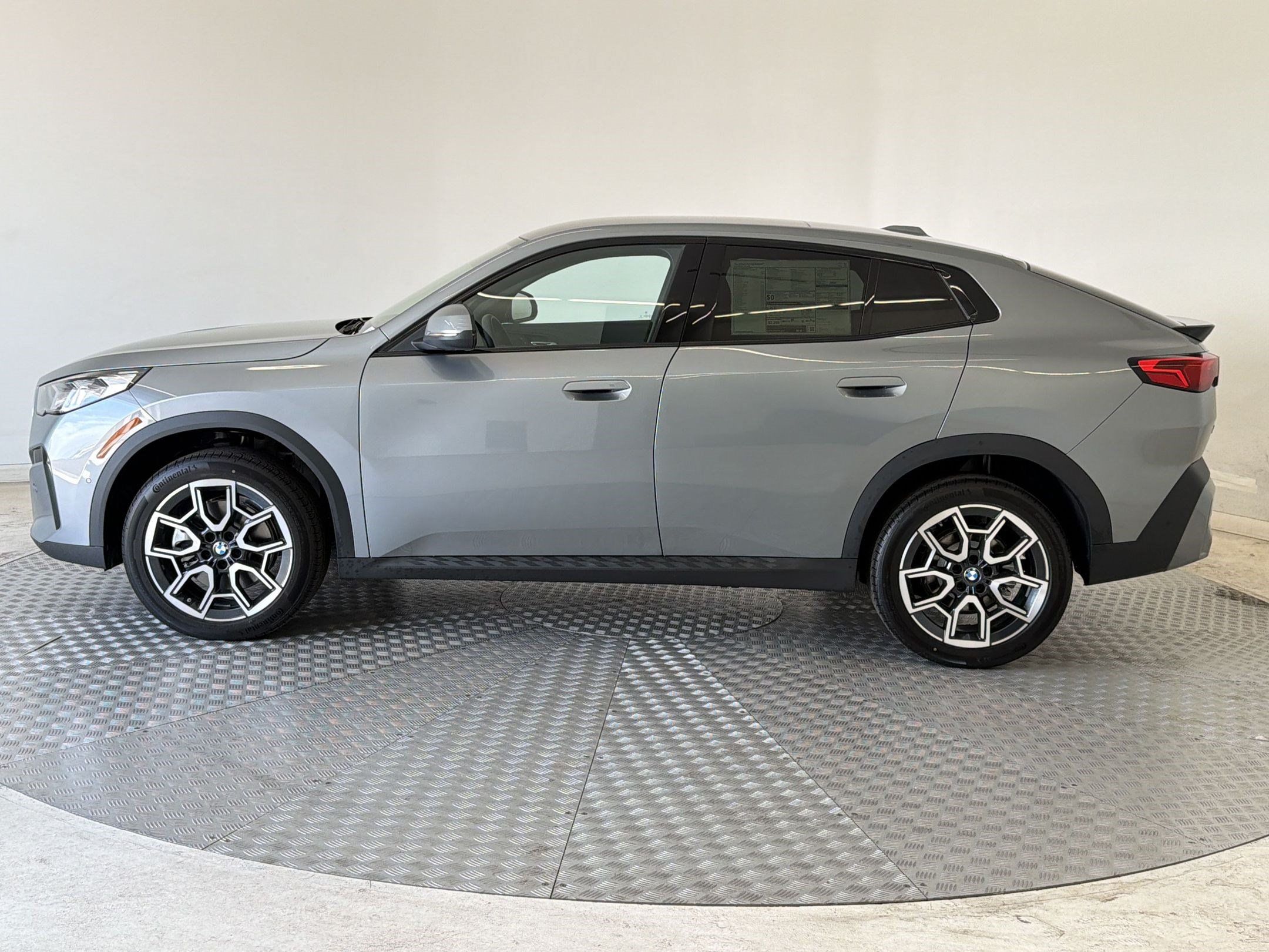 New 2026 BMW X2 xDrive28i w/ Convenience Package AWD/4WD image 2