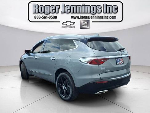 Used 2024 Buick Enclave Essence w/ Sport Touring Edition FWD image 3