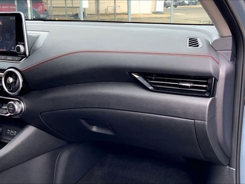 Used 2024 Nissan Sentra SR FWD image 18