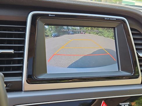Used 2018 Hyundai Sonata Limited FWD image 17