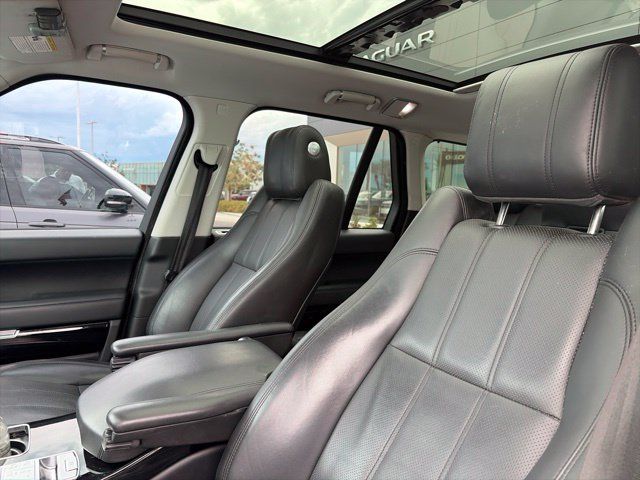 Used 2014 Land Rover Range Rover HSE AWD/4WD image 6