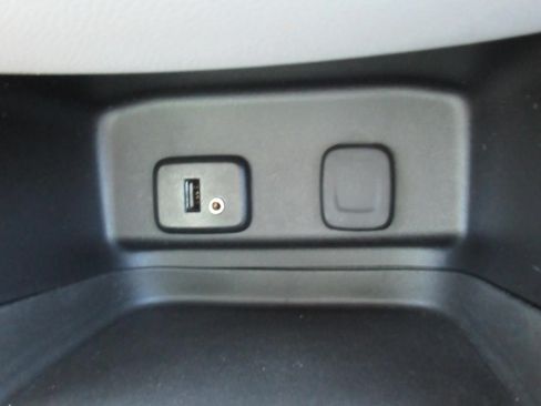 Used 2018 Chevrolet Equinox LT FWD image 28