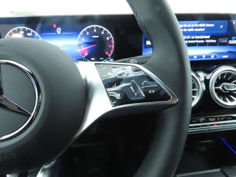 Certified 2025 Mercedes-Benz GLA 250 image 13