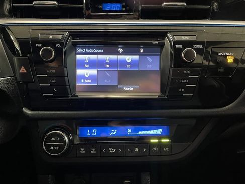 Used 2015 Toyota Corolla S image 29