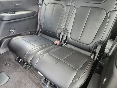 New 2025 Jeep Grand Cherokee L Limited w/ Luxury Tech Group II image 23