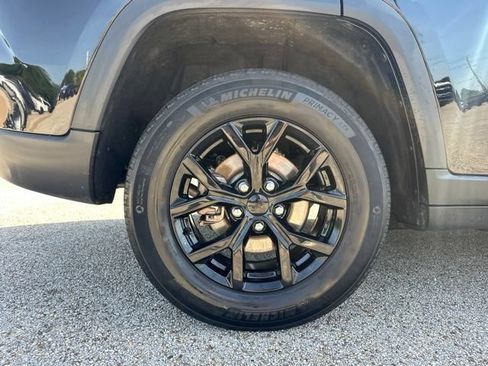 Certified 2024 Jeep Grand Cherokee Altitude AWD/4WD image 50