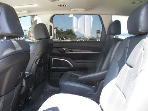 Used 2022 Kia Telluride EX w/ EX Premium Package image 15