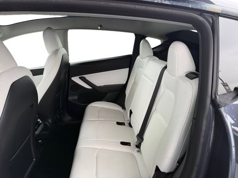 Used 2022 Tesla Model Y Performance AWD/4WD image 11