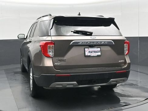 Used 2021 Ford Explorer XLT w/ Equipment Group 202A AWD/4WD image 37