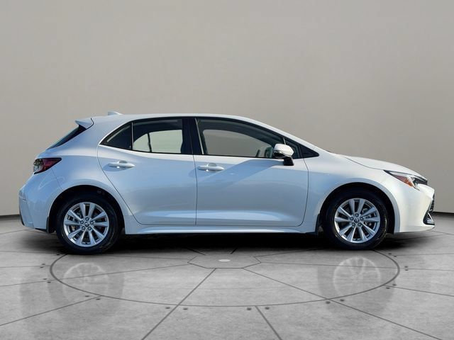 Certified 2025 Toyota Corolla SE w/ SE Package FWD image 7