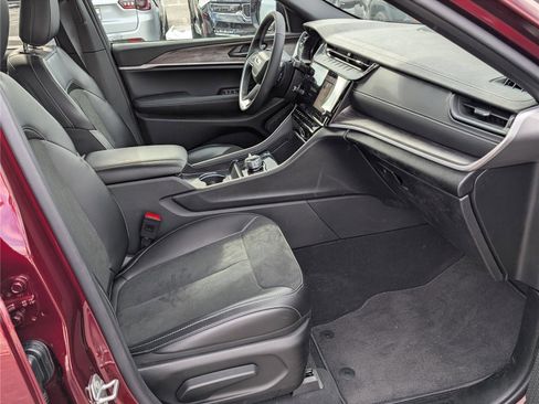 New 2026 Jeep Grand Cherokee Altitude image 6