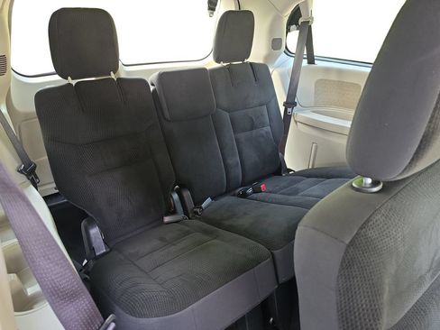Used 2019 Dodge Grand Caravan SE FWD image 14