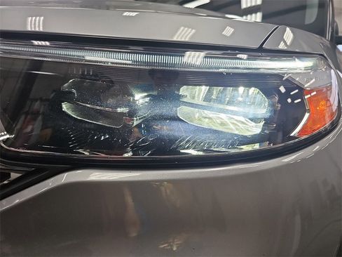 Used 2024 Ford Explorer Limited image 29