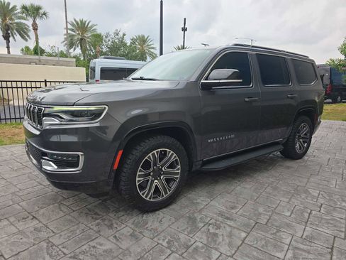 Used 2023 Jeep Wagoneer Series II RWD image 7
