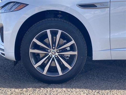 New 2025 Jaguar F-PACE R-Dynamic S image 21