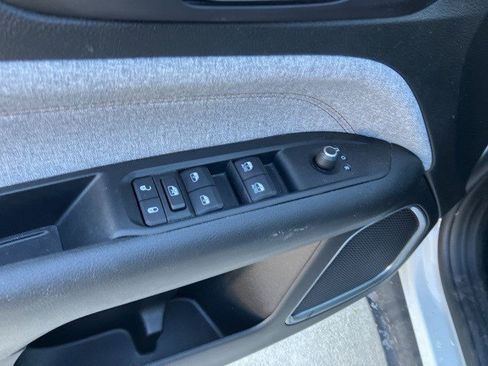 Certified 2022 Jeep Compass Latitude w/ Mopar Graphics Package image 3