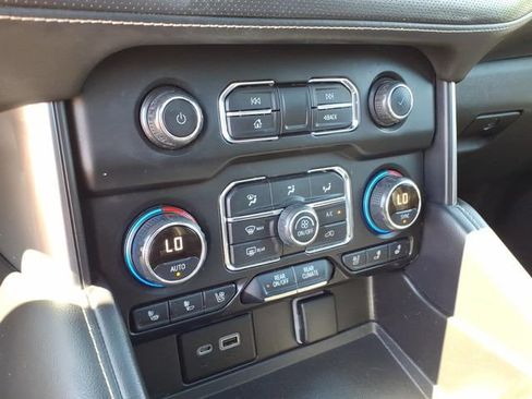 Used 2021 Chevrolet Tahoe Premier w/ Premium Package AWD/4WD image 23