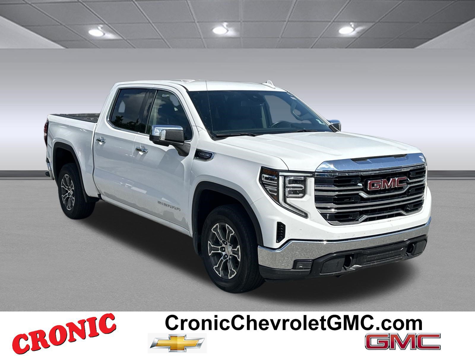 Used 2025 GMC Sierra 1500 SLT RWD image 1