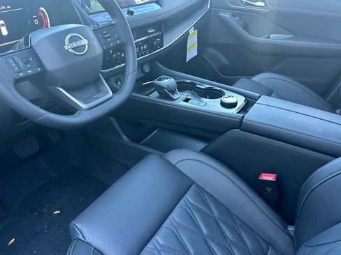 New 2026 Nissan Rogue Platinum w/ Platinum Premium Package AWD/4WD image 10