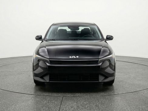 Used 2025 Kia K4 LXS image 2