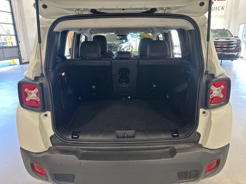 Used 2022 Jeep Renegade Limited AWD/4WD image 32