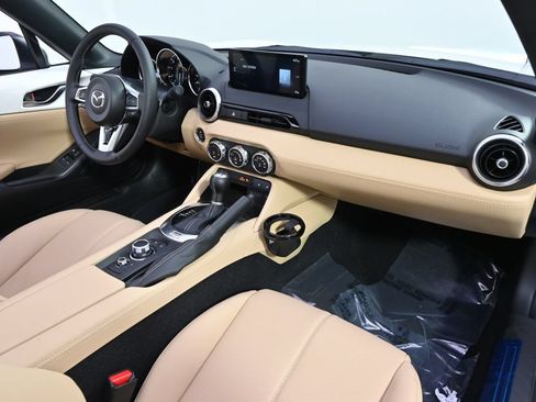 New 2026 MAZDA MX-5 Miata RF Grand Touring RWD image 19