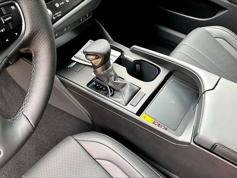 New 2025 Lexus ES 350 F Sport image 7