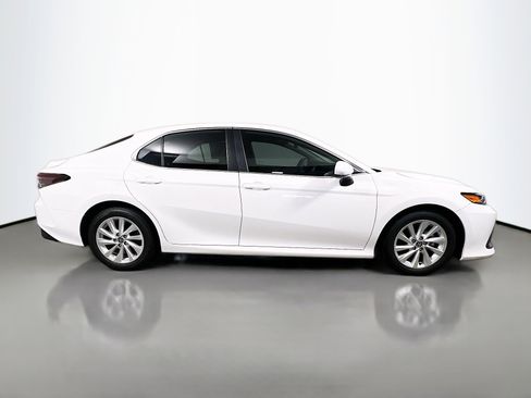 Used 2024 Toyota Camry LE image 3