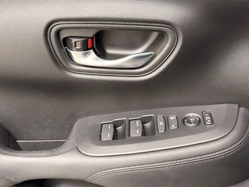 Used 2025 Honda HR-V LX image 31