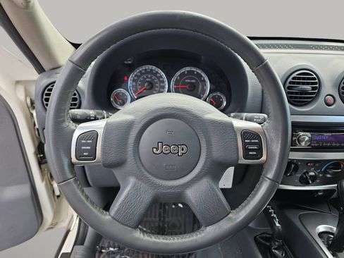 Used 2005 Jeep Liberty Limited image 5