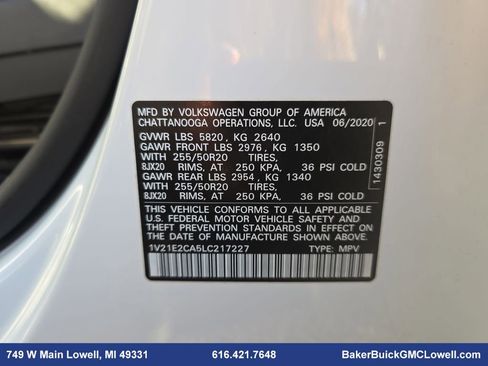 Used 2020 Volkswagen Atlas Cross Sport SE w/ Towing Package image 38