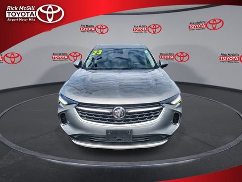 Used 2023 Buick Envision Essence FWD image 3