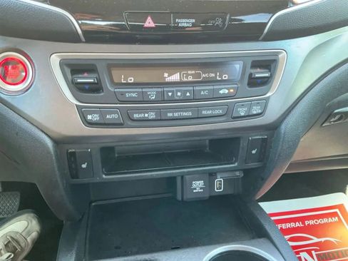 Used 2021 Honda Pilot EX image 32