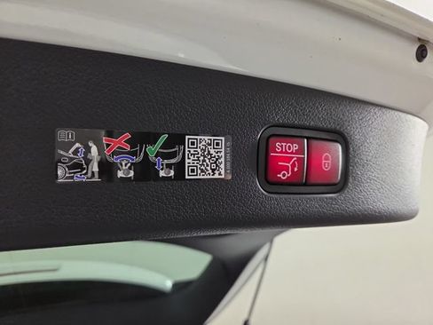 Used 2026 Mercedes-Benz GLC 300 4MATIC image 29
