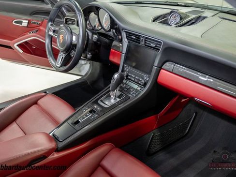 Used 2018 Porsche 911 4 Coupe image 26
