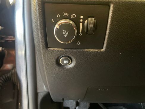 Used 2020 Jeep Grand Cherokee Altitude RWD image 19